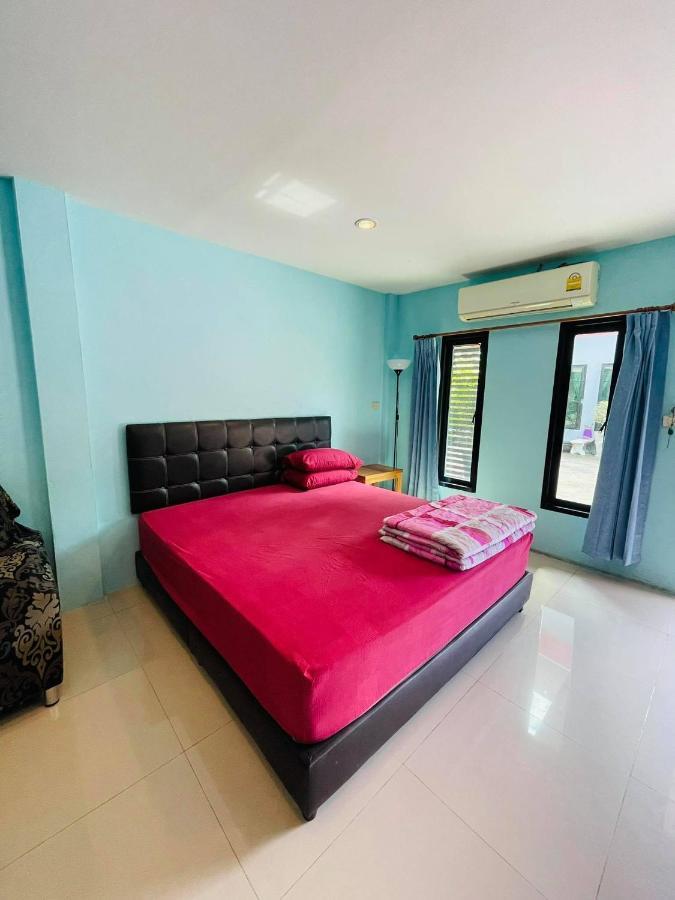 Baan Sri Family Hotell Kabin Buri Exteriör bild