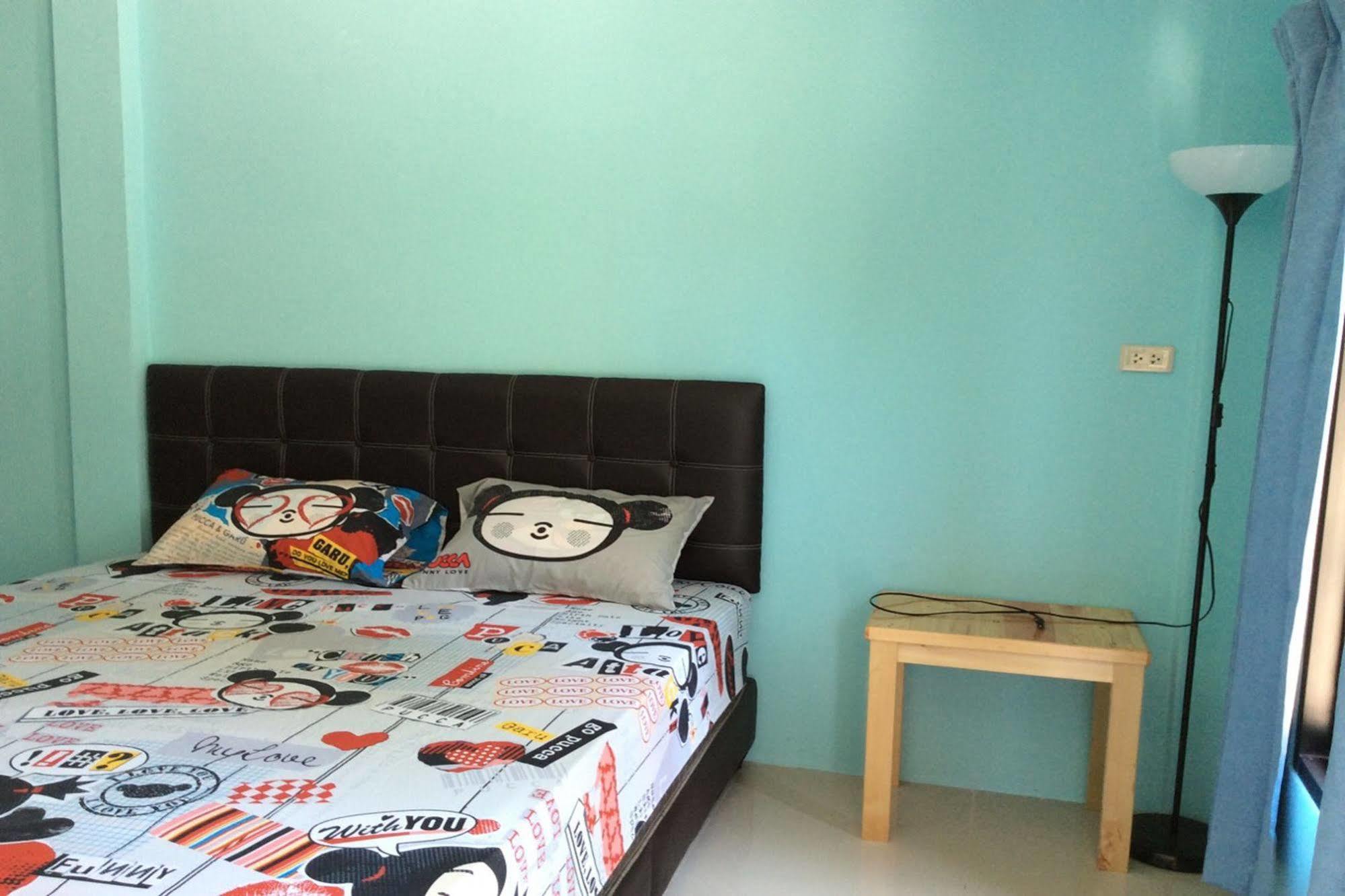 Baan Sri Family Hotell Kabin Buri Exteriör bild