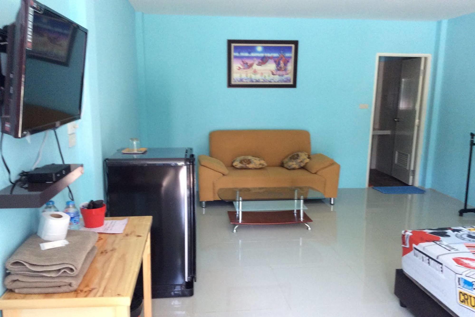 Baan Sri Family Hotell Kabin Buri Exteriör bild