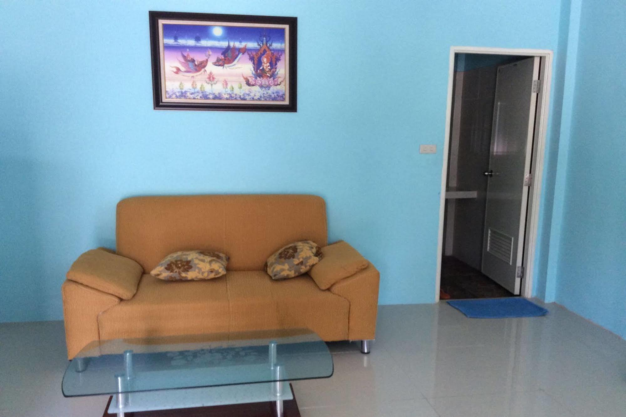 Baan Sri Family Hotell Kabin Buri Exteriör bild